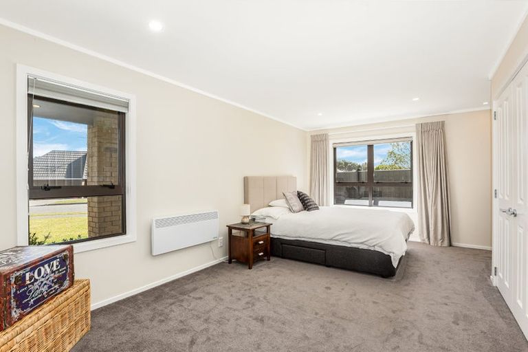 Photo of property in 3 Eclipse Lane, Whitby, Porirua, 5024