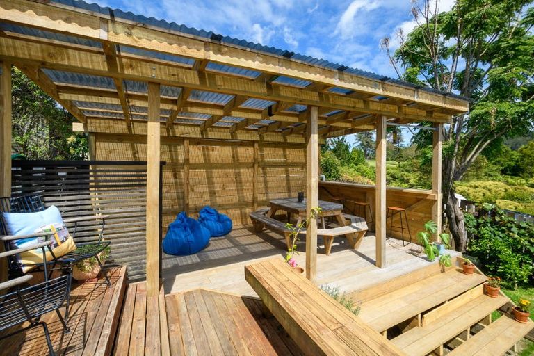 Photo of property in 633 Swanson Road, Swanson, Auckland, 0612