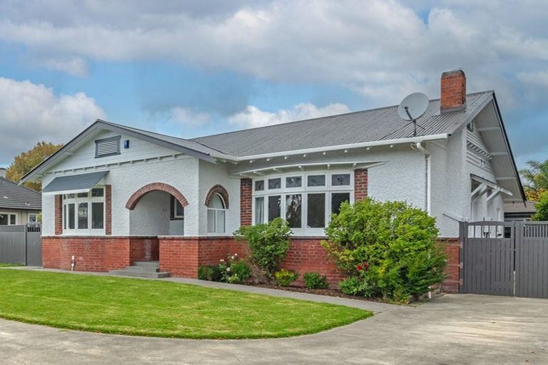Photo of property in 322 College Street, West End, Palmerston North, 4410
