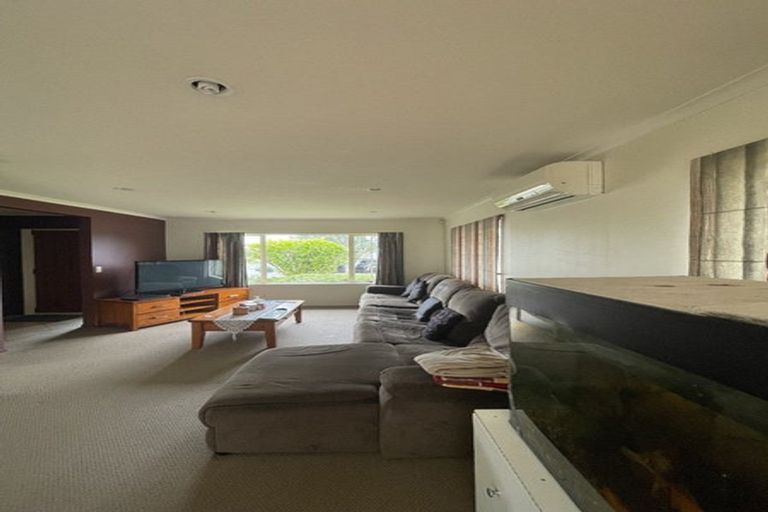 Photo of property in 37 Richfield Crescent, Westgate, Auckland, 0614