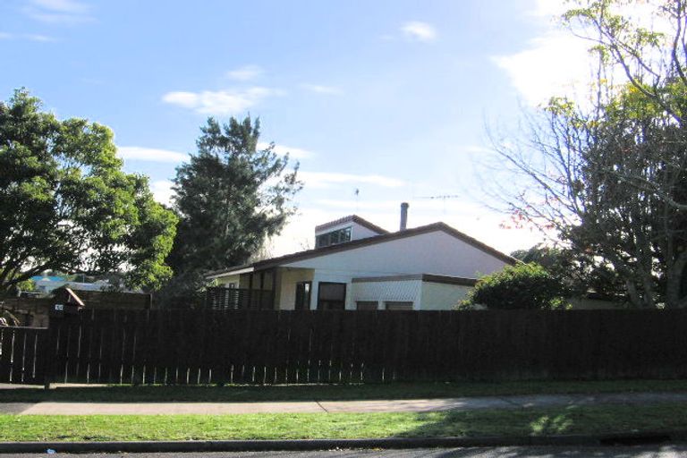 Photo of property in 14 Banyan Drive, Totara Heights, Auckland, 2105