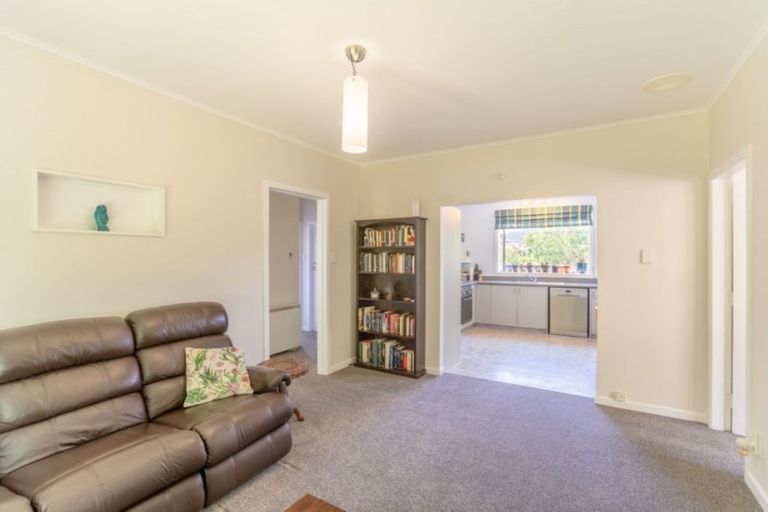Photo of property in 16 Frederick Street, Tawa, Wellington, 5028