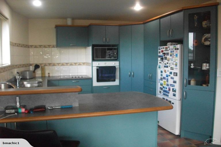 Photo of property in 2 Harrod Place, Rangiora, 7400