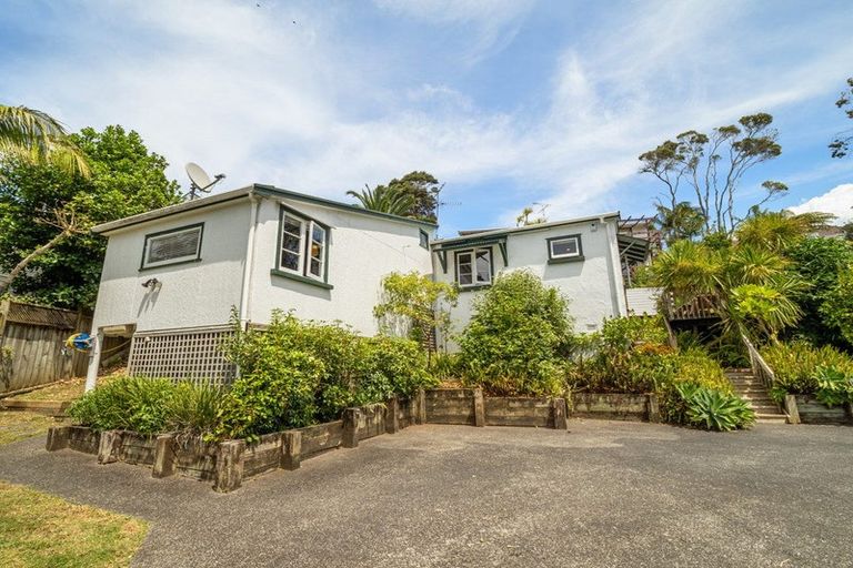 Photo of property in 38 Hythe Terrace, Mairangi Bay, Auckland, 0630