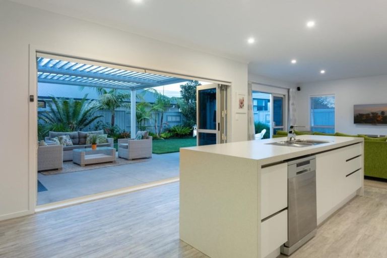 Photo of property in 7 Raiha Street, Papamoa Beach, Papamoa, 3118