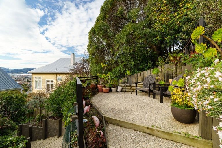 Photo of property in 114 Cliffs Road, Saint Clair, Dunedin, 9012