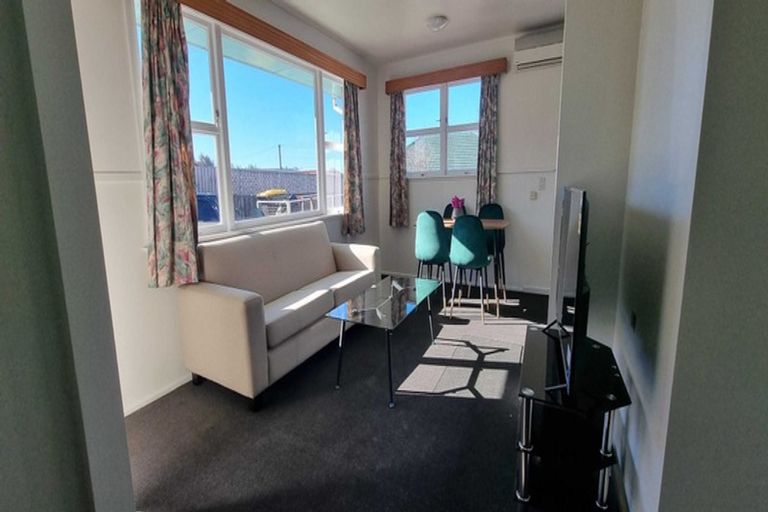 Photo of property in 260 Main North Road, Redwood, Christchurch, 8051