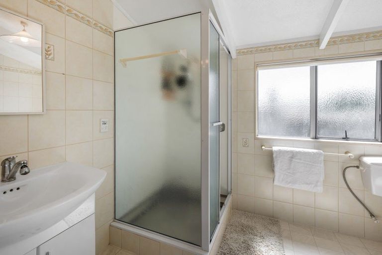 Photo of property in 31 Willow Avenue, Hannahs Bay, Rotorua, 3010