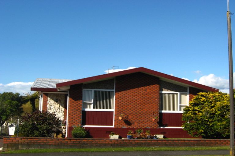 Photo of property in 13 Mayfair Place, Westown, New Plymouth, 4310