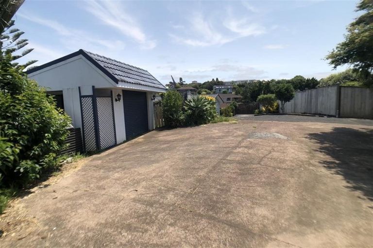 Photo of property in 7 Portsea Place, Chatswood, Auckland, 0626