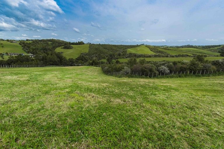 Photo of property in 74 Karahiwi Lane, Dairy Flat, 0794