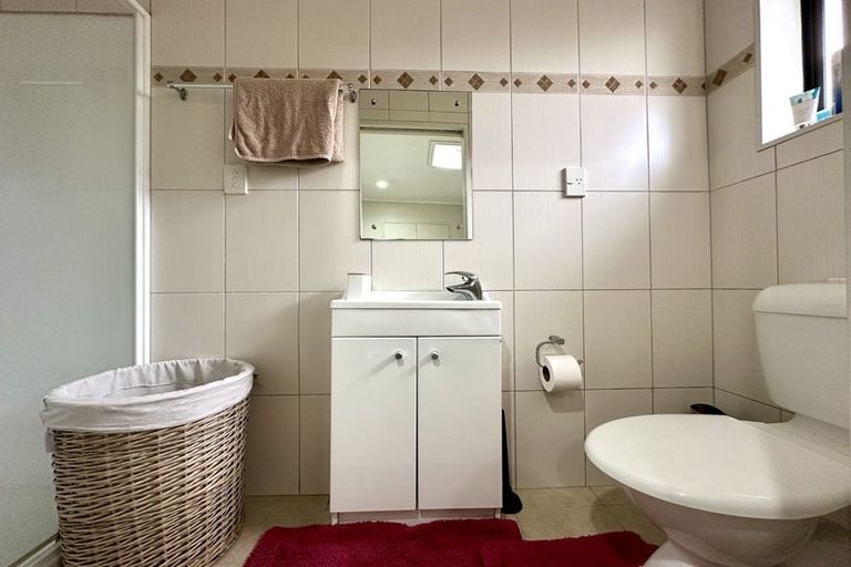 Photo of property in 60a Donovan Avenue, Massey, Auckland, 0614