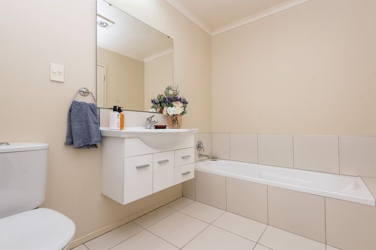 Photo of property in 50 Figaro Crescent, Takanini, 2112