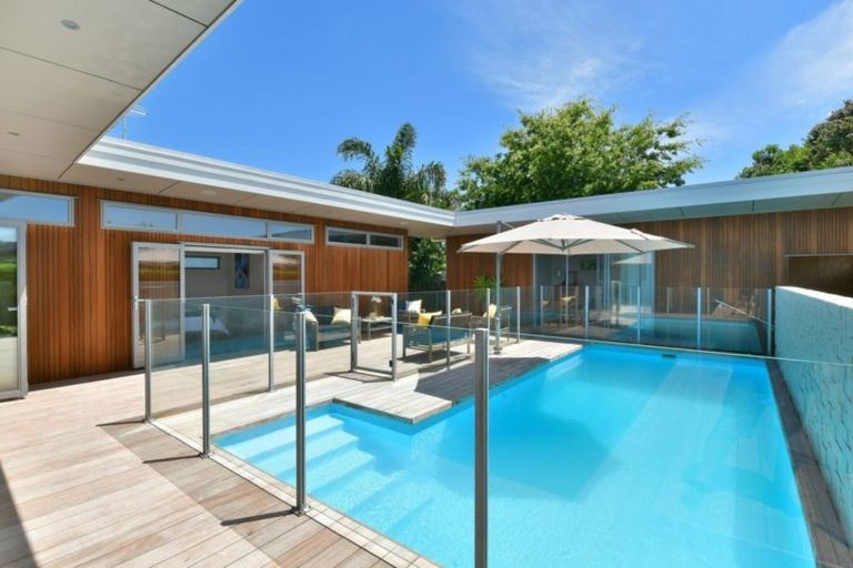 Photo of property in 118 The Circle, Manly, Whangaparaoa, 0930