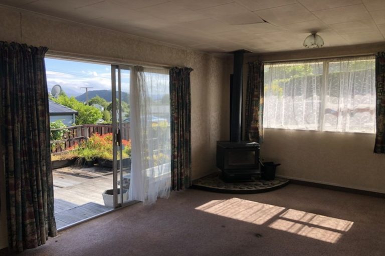 Photo of property in 51 Dorset Street, Picton, 7220