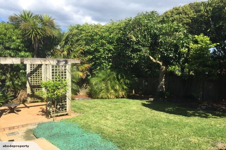 Photo of property in 14 Sunny Brae Crescent, Westmere, Auckland, 1022