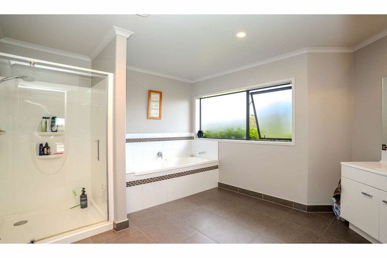 Photo of property in 15 Cochrane Drive, Kerikeri, 0230
