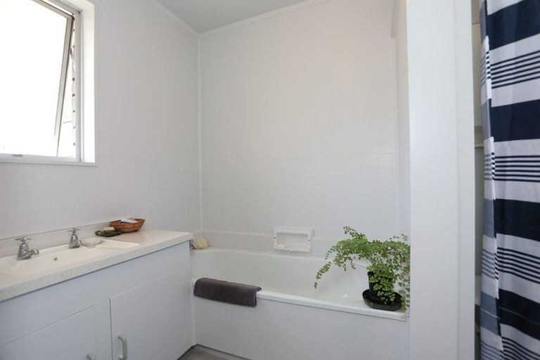 Photo of property in 17 Pirinoa Street, Feilding, 4702