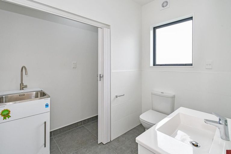 Photo of property in 39 Tapuwae Way, Mangere Bridge, Auckland, 2022