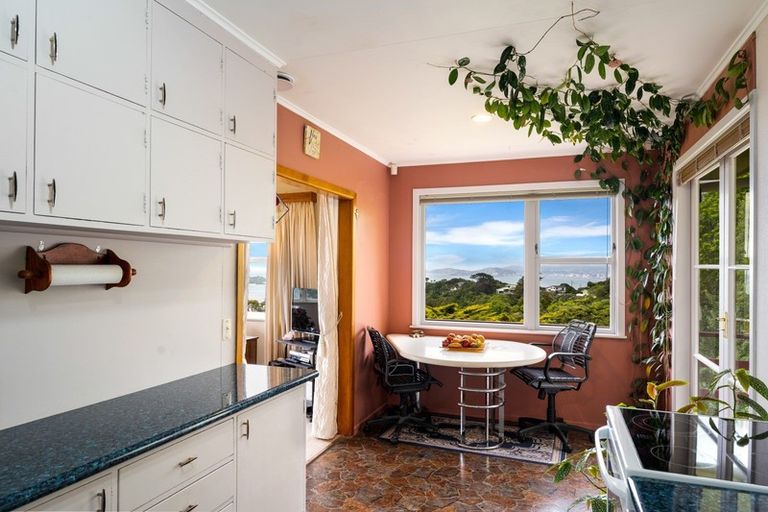 Photo of property in 26 Akatea Road, Korokoro, Lower Hutt, 5012