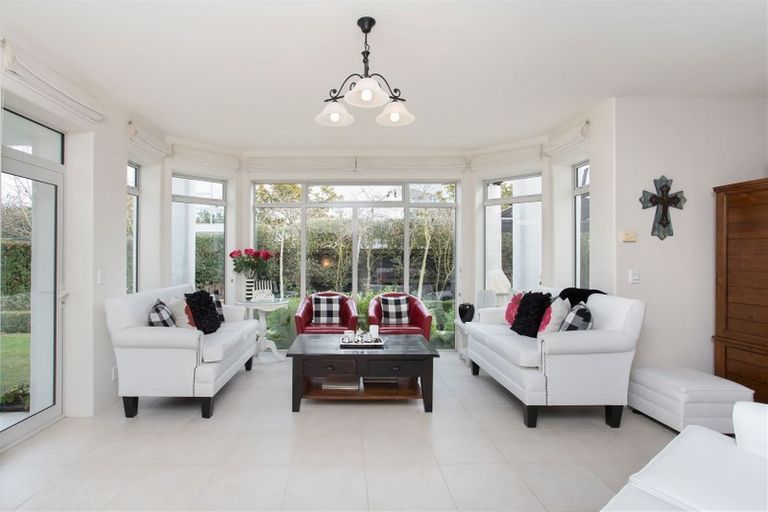 Photo of property in 8 Haddon Lane, Harewood, Christchurch, 8051