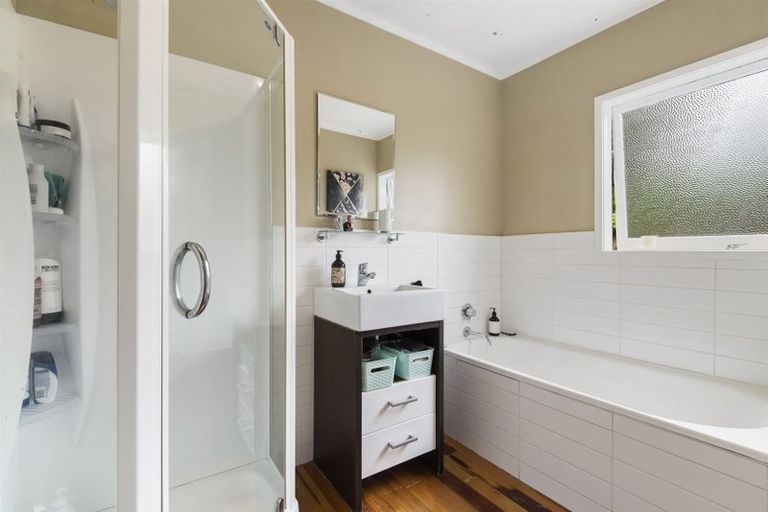 Photo of property in 118 Carlisle Road, Browns Bay, Auckland, 0632