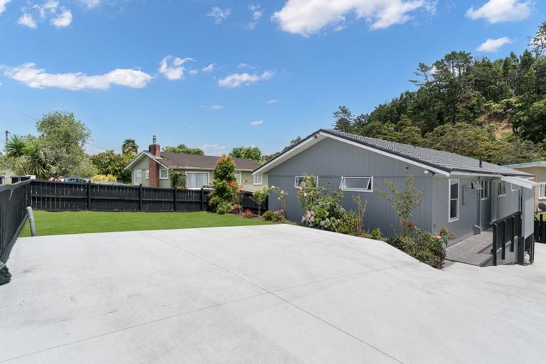 Photo of property in 25 Birdwood Road, Swanson, Auckland, 0612