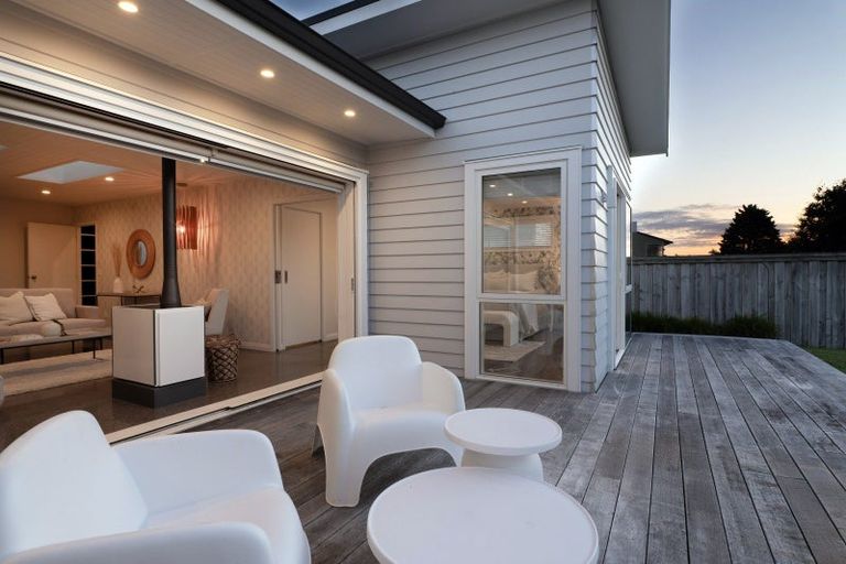 Photo of property in 30 Angela Place, Kinloch, Taupo, 3377