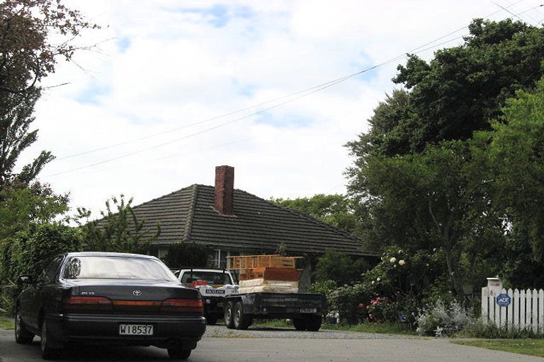 Photo of property in 28 Hollyford Avenue, Bryndwr, Christchurch, 8053
