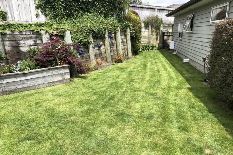 Photo of property in 26 Speldhurst Grove, Stokes Valley, Lower Hutt, 5019