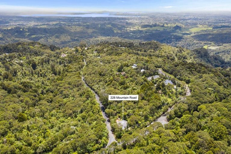 Photo of property in 228 Mountain Road, Henderson Valley, Auckland, 0612