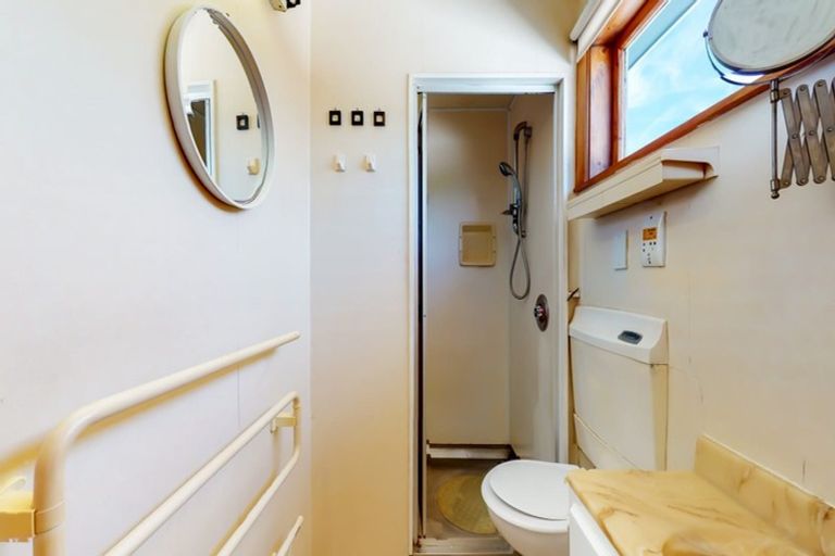 Photo of property in 48 Mana Esplanade, Paremata, Porirua, 5026