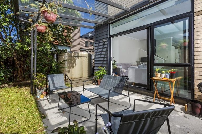 Photo of property in 2 Rarahu Road, Hobsonville, Auckland, 0616