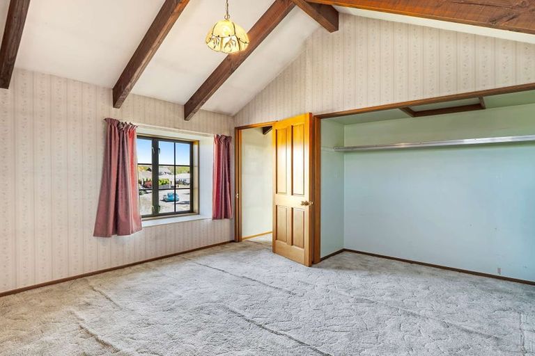 Photo of property in 10 Regency Crescent, Redwood, Christchurch, 8051