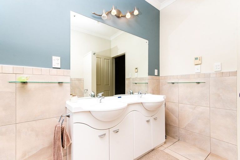 Photo of property in 212 Onehunga Road, Bay View, Napier, 4182