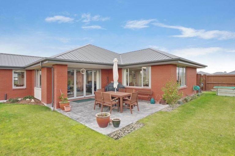 Photo of property in 17 Galatos Street, Rangiora, 7400