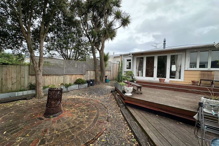 Photo of property in 43 Wilson Street, Newtown, Wellington, 6021