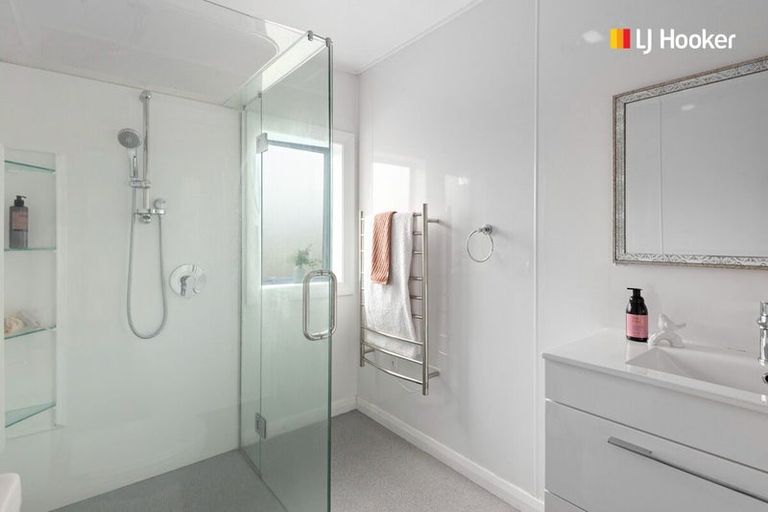 Photo of property in 3 Cargill Street, Milton, 9220