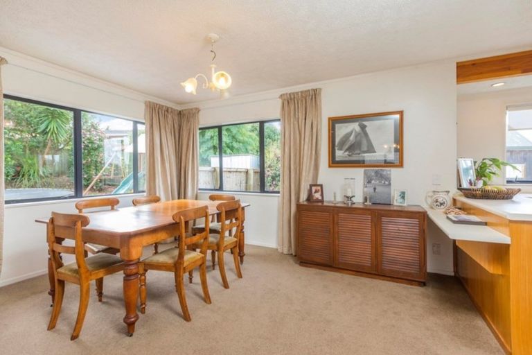 Photo of property in 86 Gosford Drive, Botany Downs, Auckland, 2010