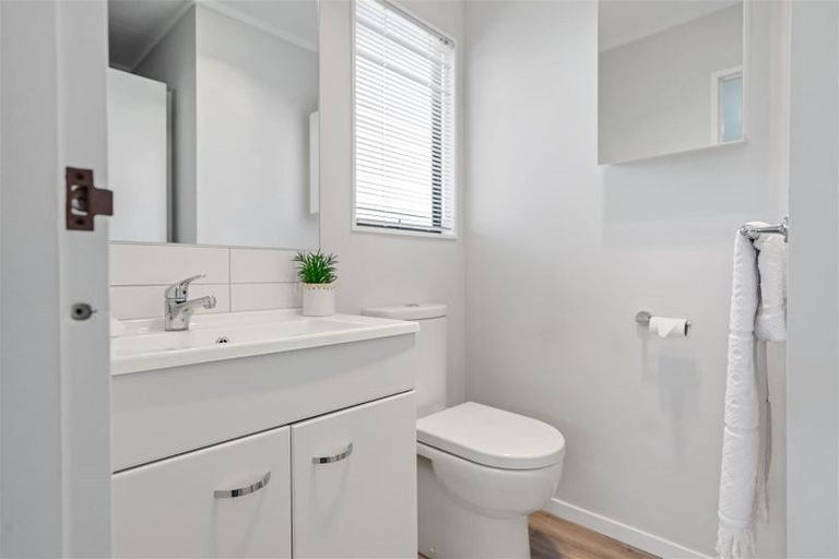 Photo of property in 1 Emery Place, Papamoa Beach, Papamoa, 3118