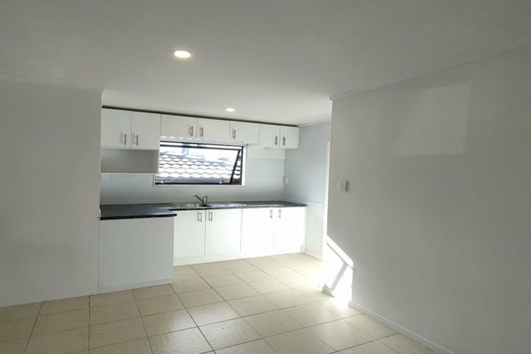 Photo of property in 7 Benchmark Drive, Massey, Auckland, 0614