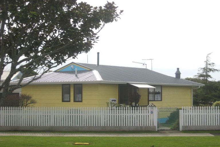 Photo of property in 33 Rahiri Street, Waitara, 4320