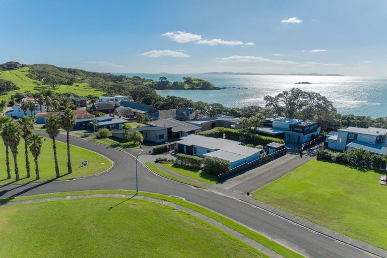 Photo of property in 38 Bayside Drive, Coopers Beach, 0420