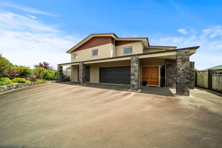 Photo of property in 9 Manukaka Heights, Hurdon, New Plymouth, 4310