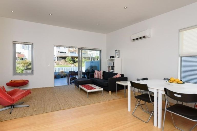 Photo of property in 33 Saddleback Grove, Karori, Wellington, 6012
