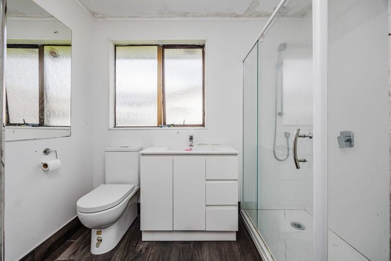 Photo of property in 2 Harrington Road, Henderson, Auckland, 0610