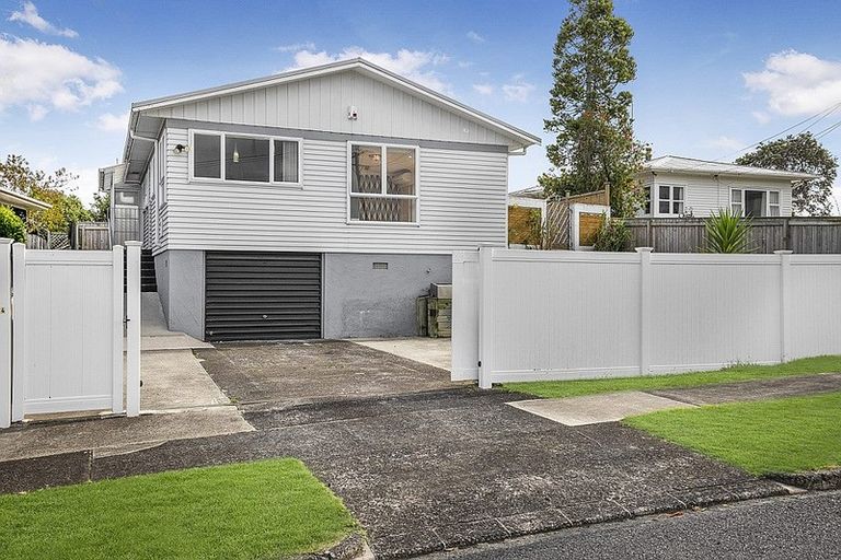 Photo of property in 4 Lincoln Road, Manurewa East, Auckland, 2102