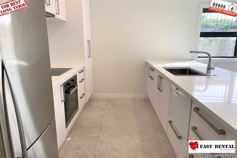 Photo of property in 3 The Rosebowl, Sunnyhills, Auckland, 2010