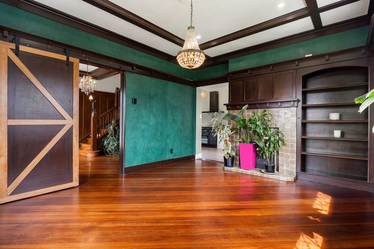 Photo of property in 6 Peverill Crescent, Papatoetoe, Auckland, 2025