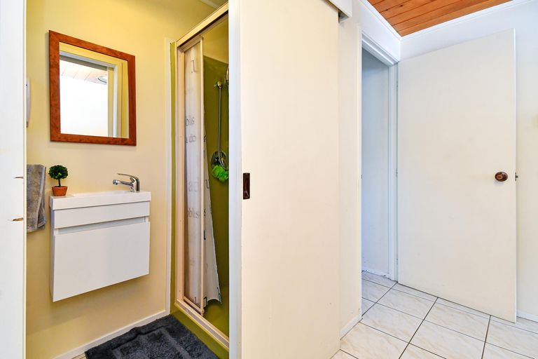 Photo of property in 1/24 Victoria Road, Papatoetoe, Auckland, 2025